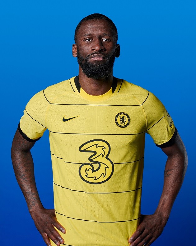 Chelsea unveil new throwback away kit for 2021/22 season - Bóng Đá