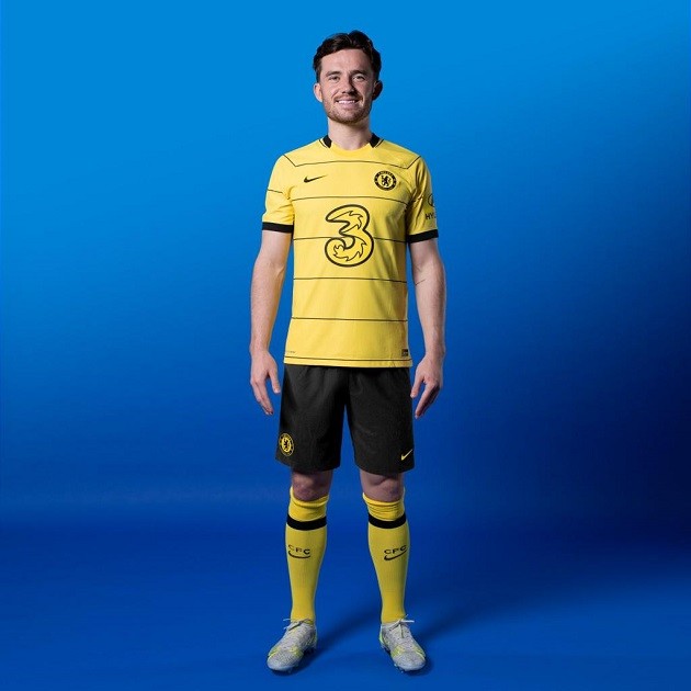 Chelsea unveil new throwback away kit for 2021/22 season - Bóng Đá