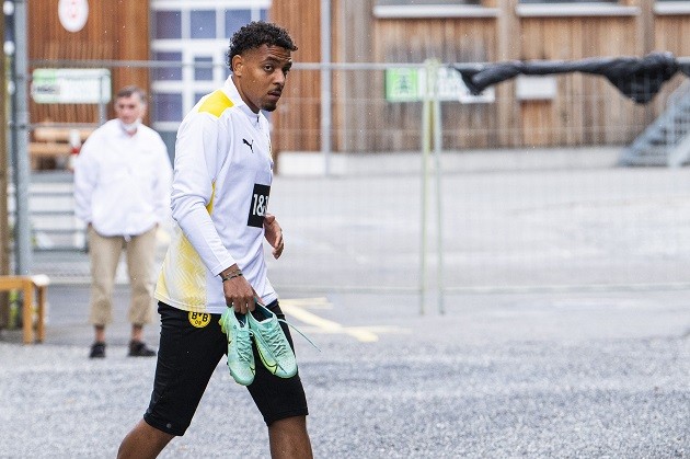 Malen is already training at Borussia Dortmund despite the fact that the transfer is not yet complete - Bóng Đá