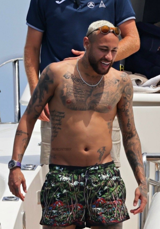 Neymar seems to have gained a lot of weight: new holiday photos are popping up - Bóng Đá