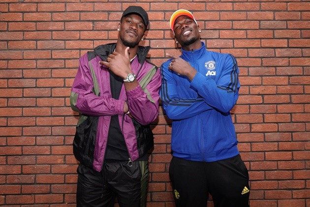 Paul Pogba raises hopes he will be fit for Man Utd soon in gym workout before court side outing at Miami Heat game - Bóng Đá