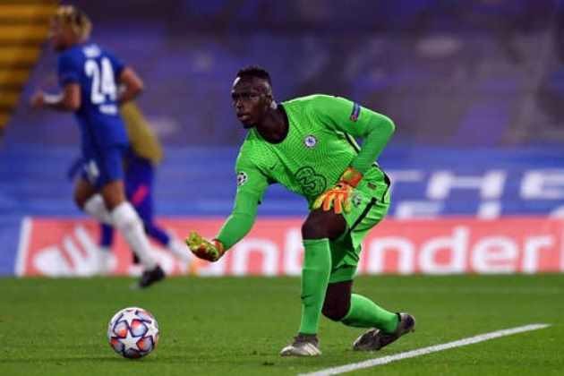 Frank Lampard confirms Edouard Mendy is Chelsea's No1 and explains Petr Cech's shock Premier League squad role - Bóng Đá