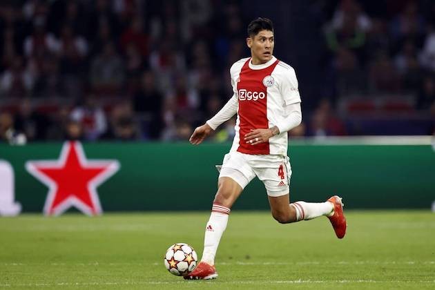 Erik Ten Hag considering move for £18m Ajax midfielder capable of playing two positions - Bóng Đá
