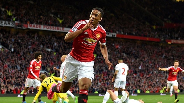 Anthony Martial gets another chance up against Martin Skrtel - Bóng Đá