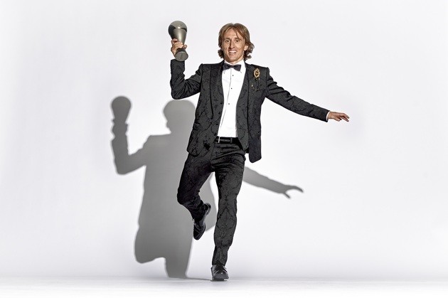 Modric 35 tuổi - Bóng Đá