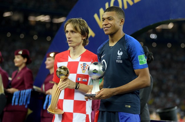 Modric 35 tuổi - Bóng Đá