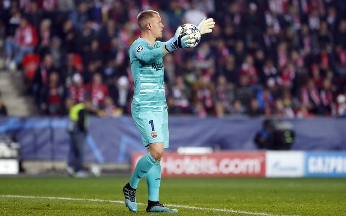 Barcelona: Fans laud Marc-Andre Ter Stegen following performance against Slavia Prague - Bóng Đá