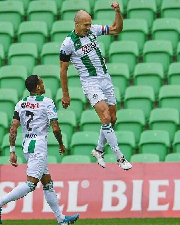 Robben ghi bàn trở lại - Bóng Đá