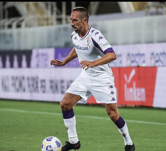 Robben ghi bàn trở lại - Bóng Đá