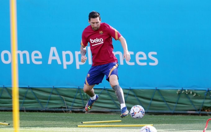 Ảnh Messi trở lại sân tập cùng đồng đội - Bóng Đá