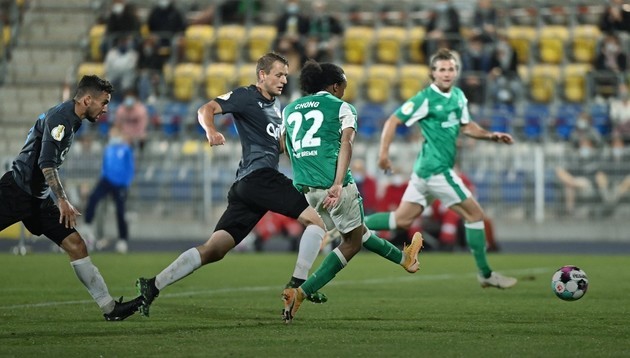 Tahith Chong ghi bànd - Bóng Đá