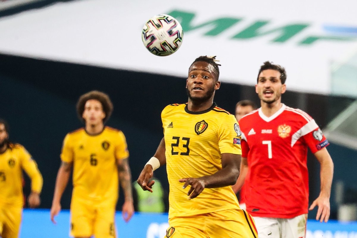 Boyata baffles Belgium fans as he accidentally wears Batshuayi’s shirt in first half vs Russia - Bóng Đá