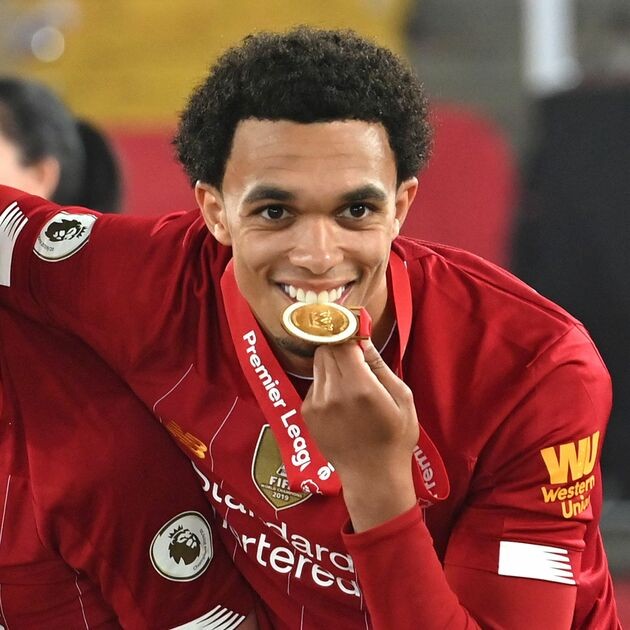 Trent Alexander-Arnold 22 tuổi - Bóng Đá