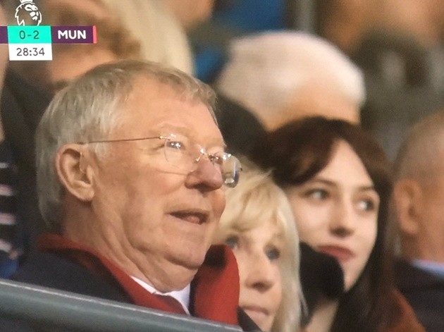 Sir Alex vỗ tay sau trận - Bóng Đá