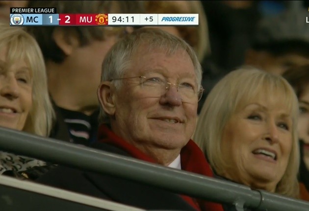 Sir Alex vỗ tay sau trận - Bóng Đá