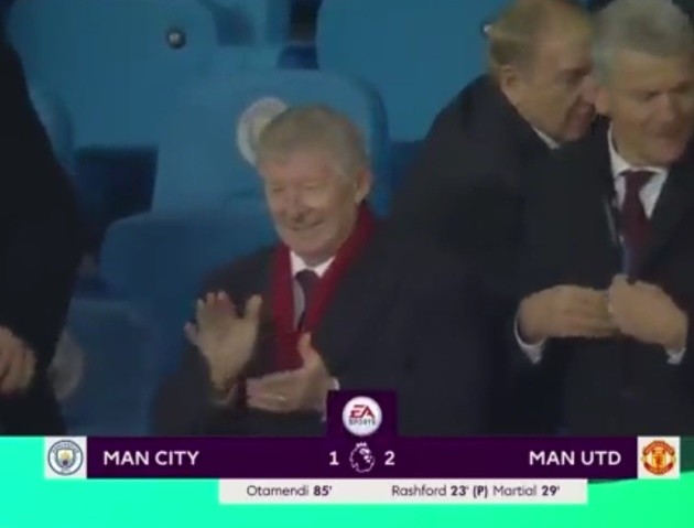 Sir Alex vỗ tay sau trận - Bóng Đá