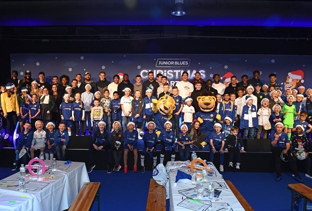 Chelsea stars tuck into Christmas lunch as they prepare for tasty clash against Tottenham - Bóng Đá