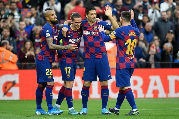 Luis Suárez made two assists in a first half of a game for Barcelona for the fourth time in all competitions - Bóng Đá
