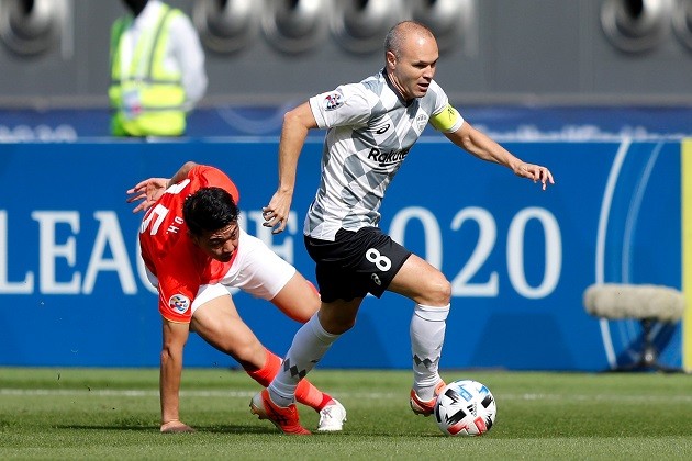 Rực sáng trước đội bóng của Cannavaro, Iniesta mang đội nhà vào vòng 26 đội Champions League - Bóng Đá