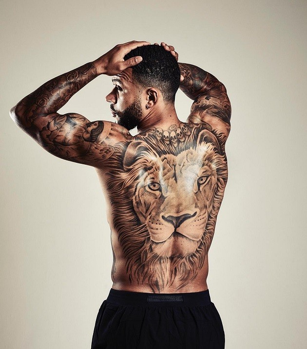 Memphis Depay siêu ngầu trên tạp chí, nhắc đến ông chỉ M.U trong bản rap mới - Bóng Đá