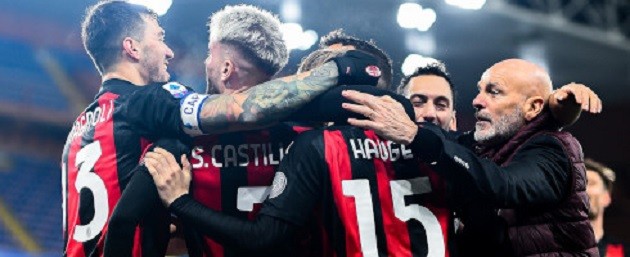 Quá phấn khích vì các học trò, HLV AC Milan có hành động lạ - Bóng Đá