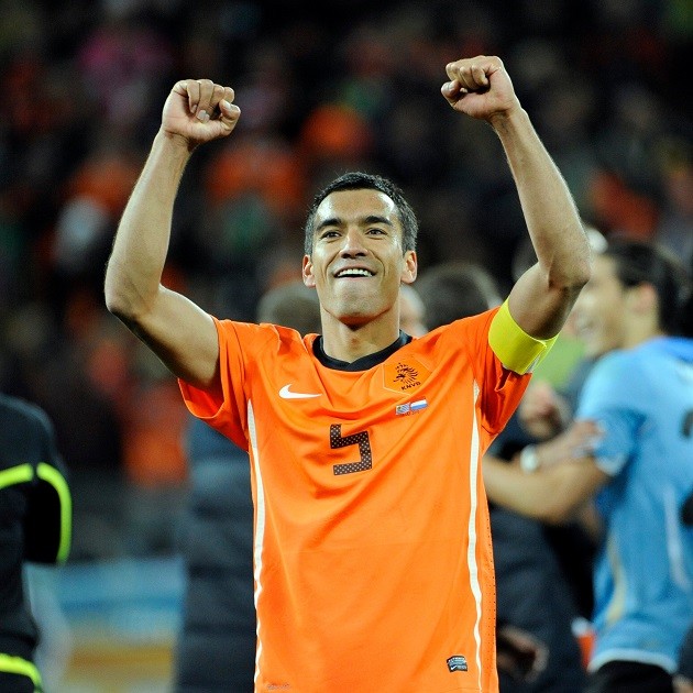Giovanni van Bronckhorst is leaving China after just a year - Bóng Đá