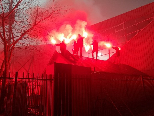 A match between FC Emmen and ADO Den Haag in the Netherlands was suspended for 17 minutes because of fireworks and flares affecting visibility. - Bóng Đá