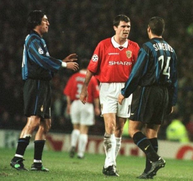 Man United: Roy Keane mugging off Ronaldo and Diego Simeone happened 22 years ago - Bóng Đá