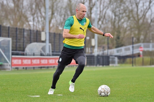 robben luyện tập - Bóng Đá
