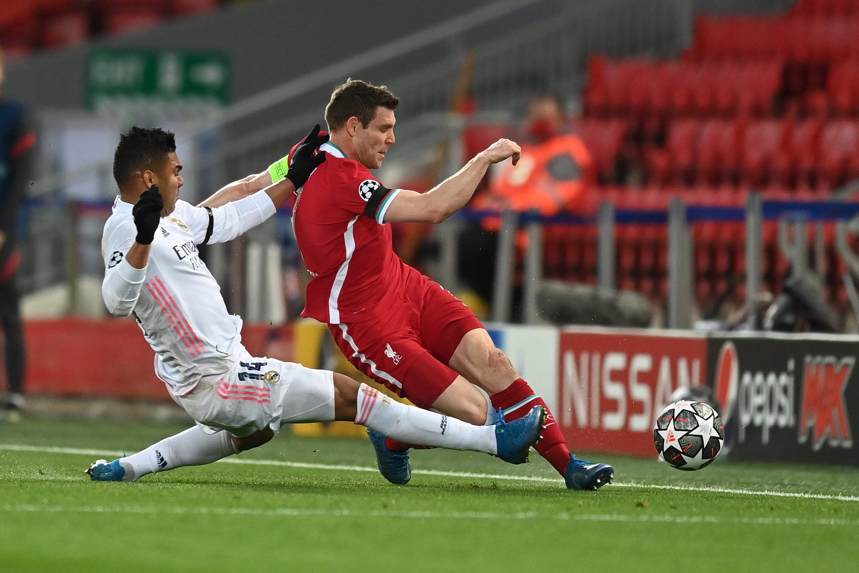 Footage of Casemiro getting revenge on James Milner has resurfaced after Manchester United links - Bóng Đá