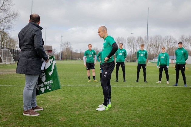 robben luyện tập - Bóng Đá