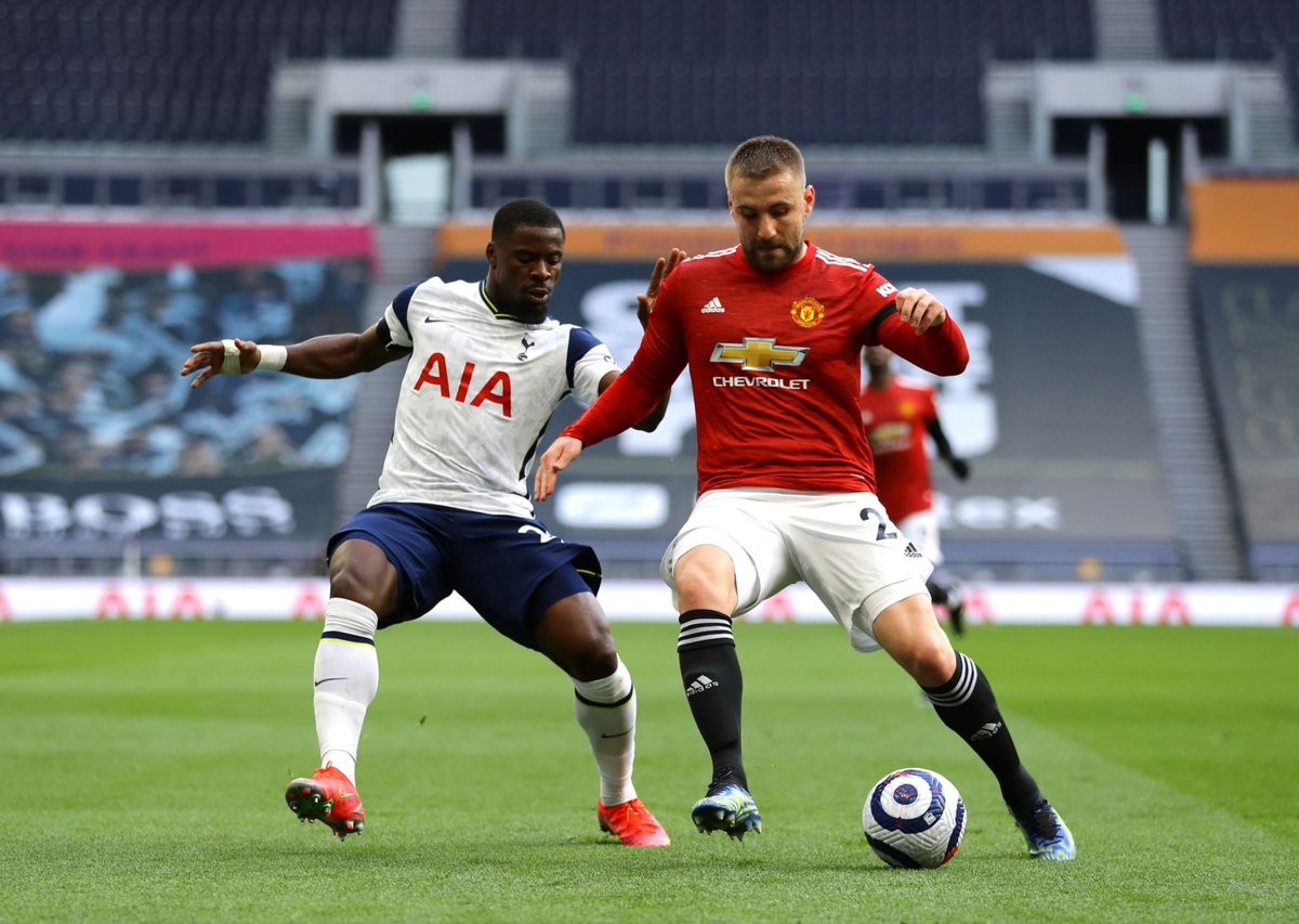 Thua M.U, Mourinho đã tự tay 