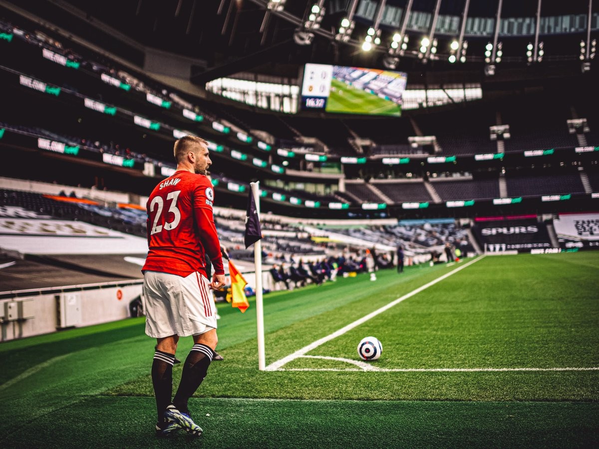 Thua M.U, Mourinho đã tự tay 