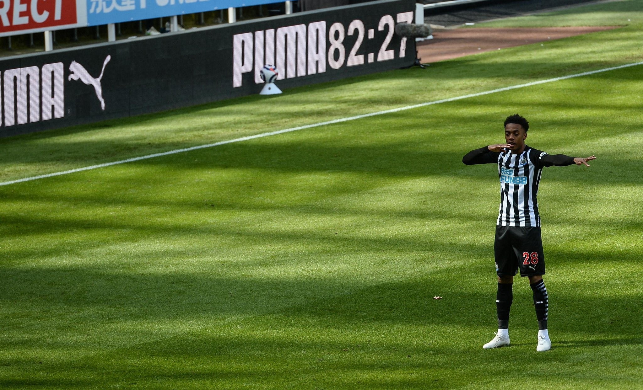 10 thống kê Liverpool 1-1 Newcastle:  - Bóng Đá