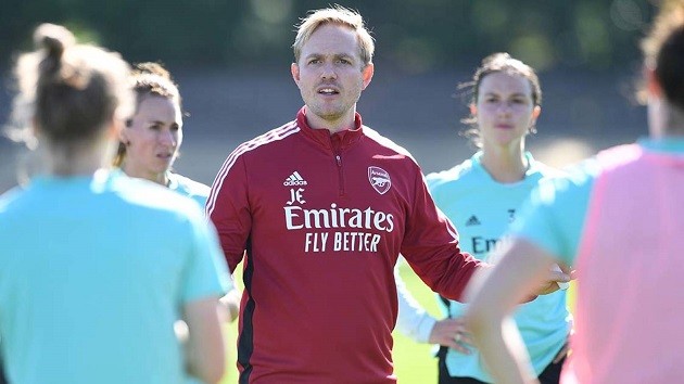  Arsenal Women defeat Man City 5-0 to go top of the Women's Super League  - Bóng Đá