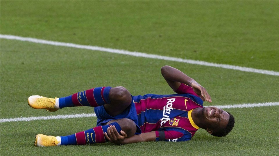 Antoine Griezmann sends message to Ansu Fati after knee injury - Bóng Đá