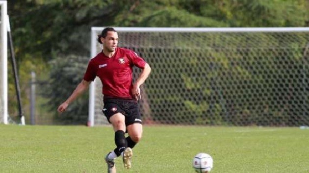 Điều gì đã xảy ra với 'wonderkid' rời M.C để đến M.U năm 2012? - Bóng Đá