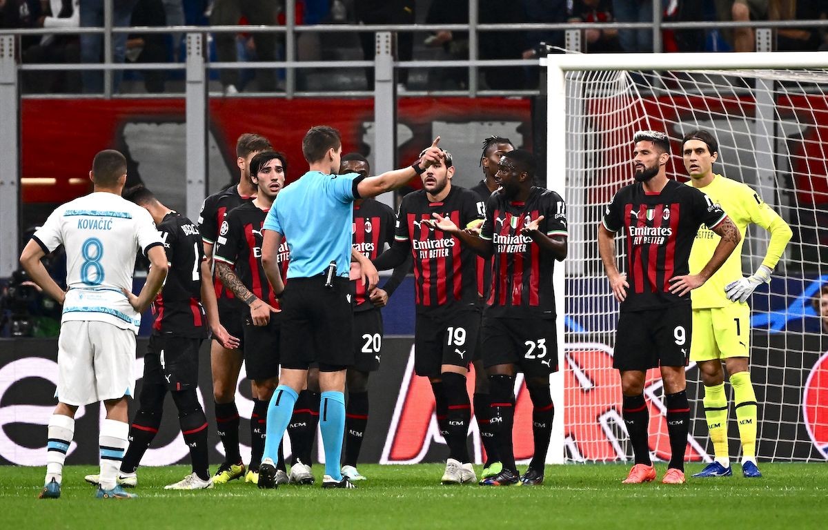 Ảnh sau trận AC Milan - Chelsea - Bóng Đá