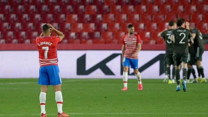 Màn trình diễn của Lindelof vs Granada - Bóng Đá