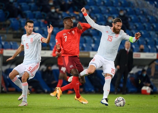 Sergio Busquets gets injured against Switzerland - Bóng Đá