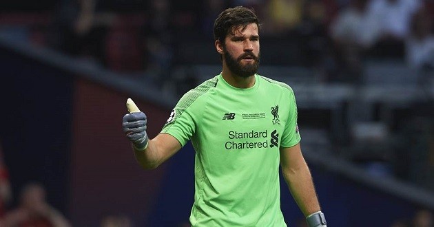 Alisson thinks best female goalkeeper should be recognised at next France Football ceremony - Bóng Đá