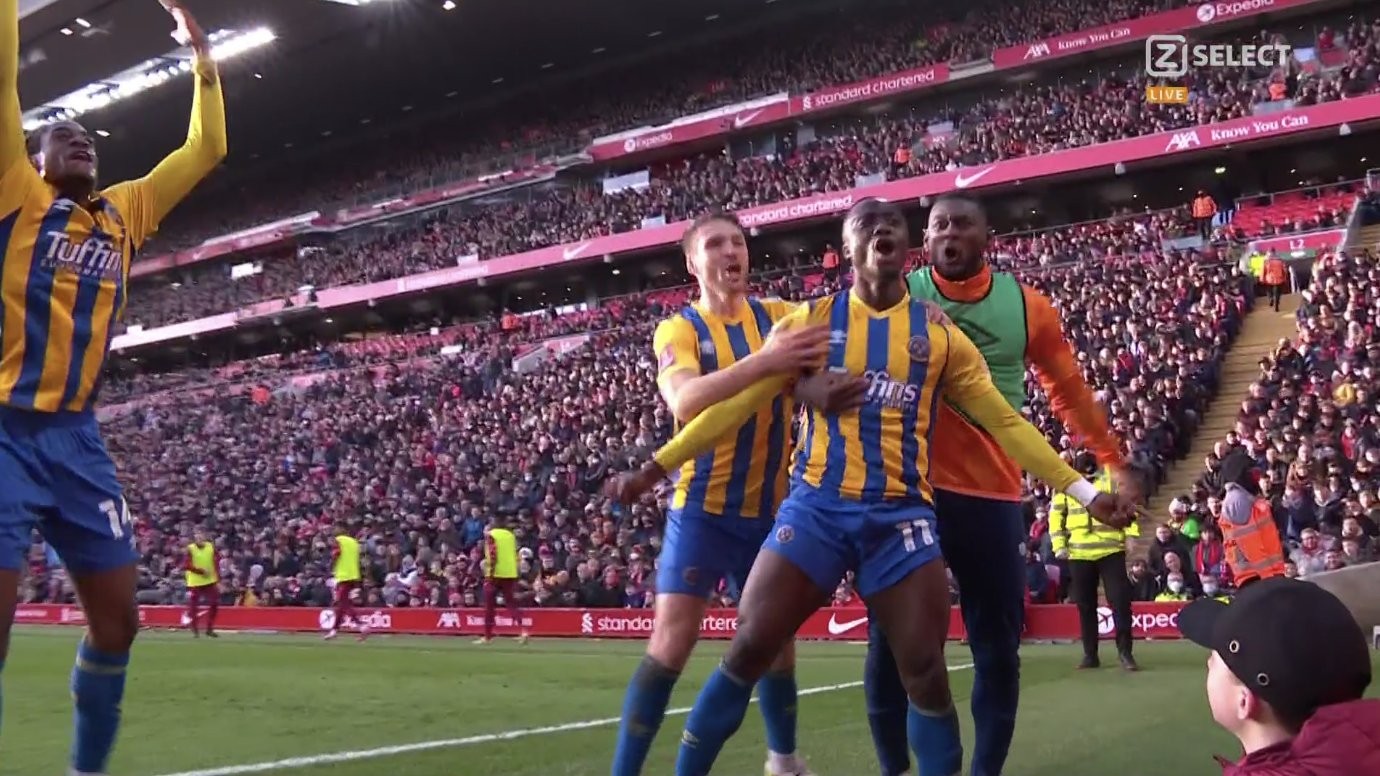 Klopp thất thần khi Liverpool bị đội bóng hạng 3 sút tung lưới - Bóng Đá