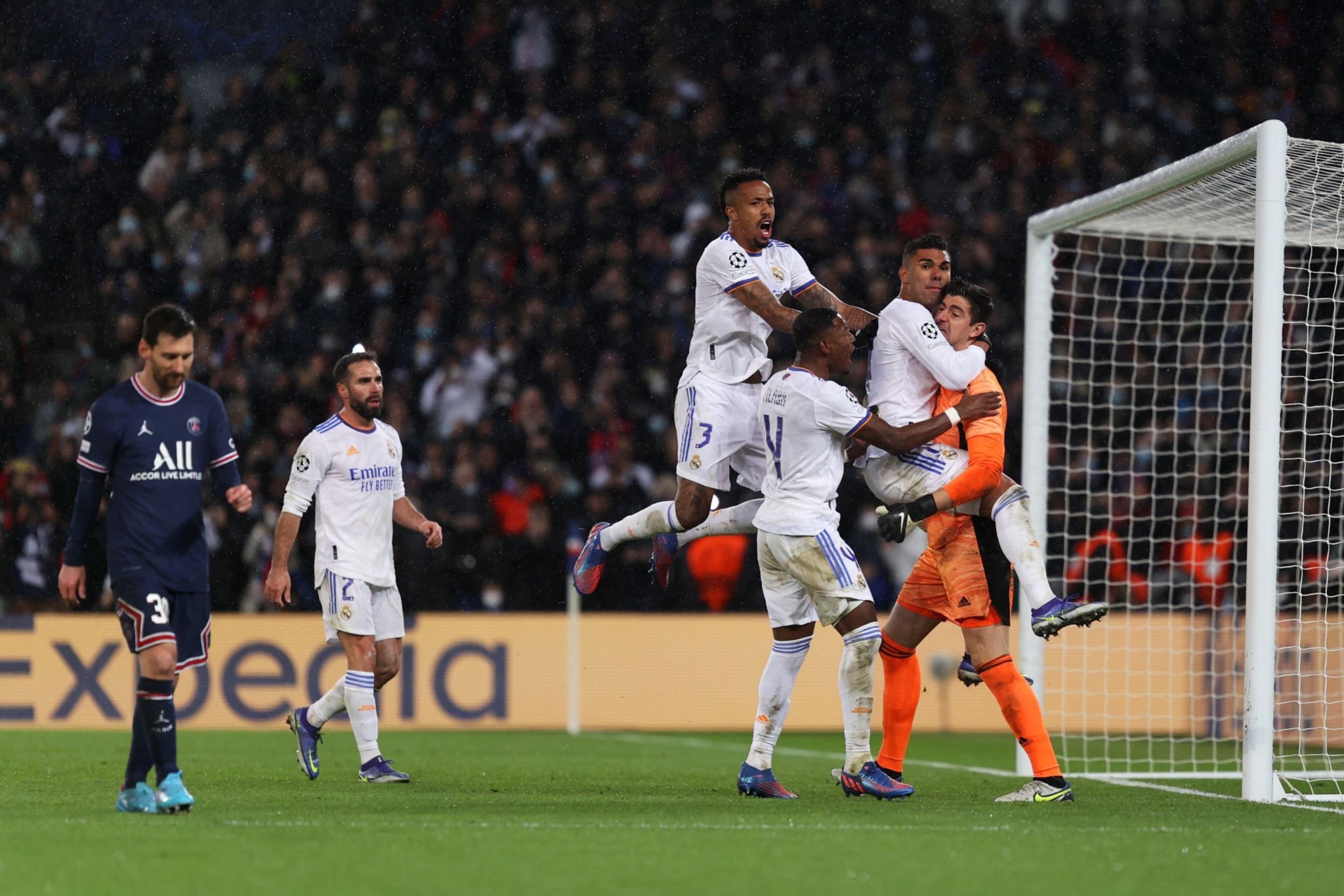 Fans Accuse Lionel Messi Of 'Ghosting' As PSG Crash Out Of The Champions League - Bóng Đá