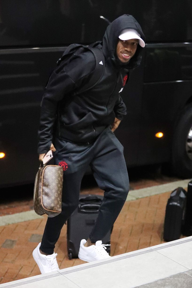 Dàn sao Man Utd đổ bộ tới khách sạn Lowry: Maguire căng thẳng; 'Nhân tố X' có mặt - Bóng Đá