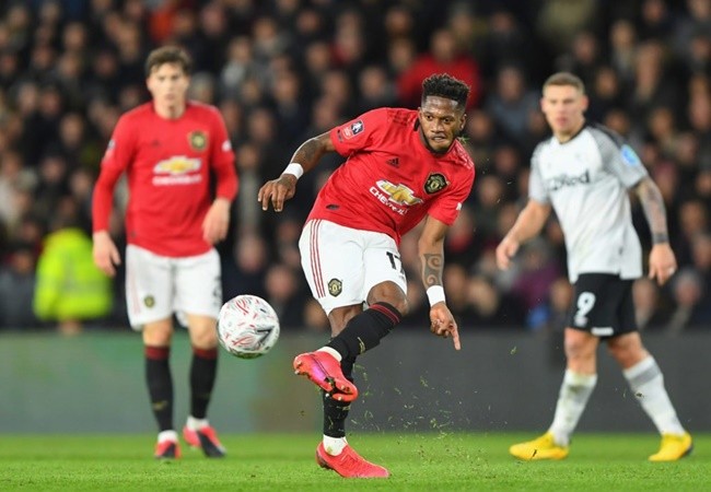 Van de Beek sát cánh Bruno, Man Utd sẵn sàng 'trút giận' lên Luton? - Bóng Đá