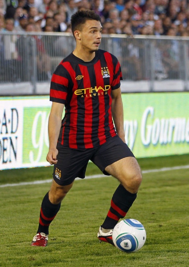 Điều gì đã xảy ra với 'wonderkid' rời M.C để đến M.U năm 2012? - Bóng Đá