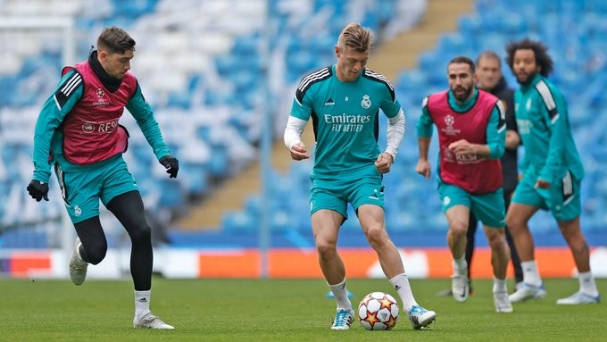 Bale lại khiến Liverpool 
