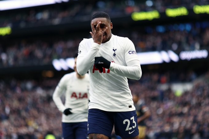 Tottenham have received an official bid from Ajax for Steven Bergwijn - Bóng Đá