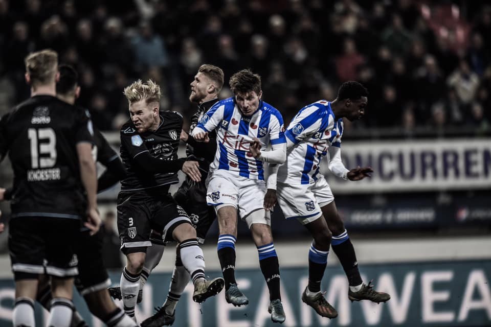 Đoàn Văn Hậu không ra sân trong ngày SC Heerenveen bị cầm hoà ngay trên sân nhà - Bóng Đá