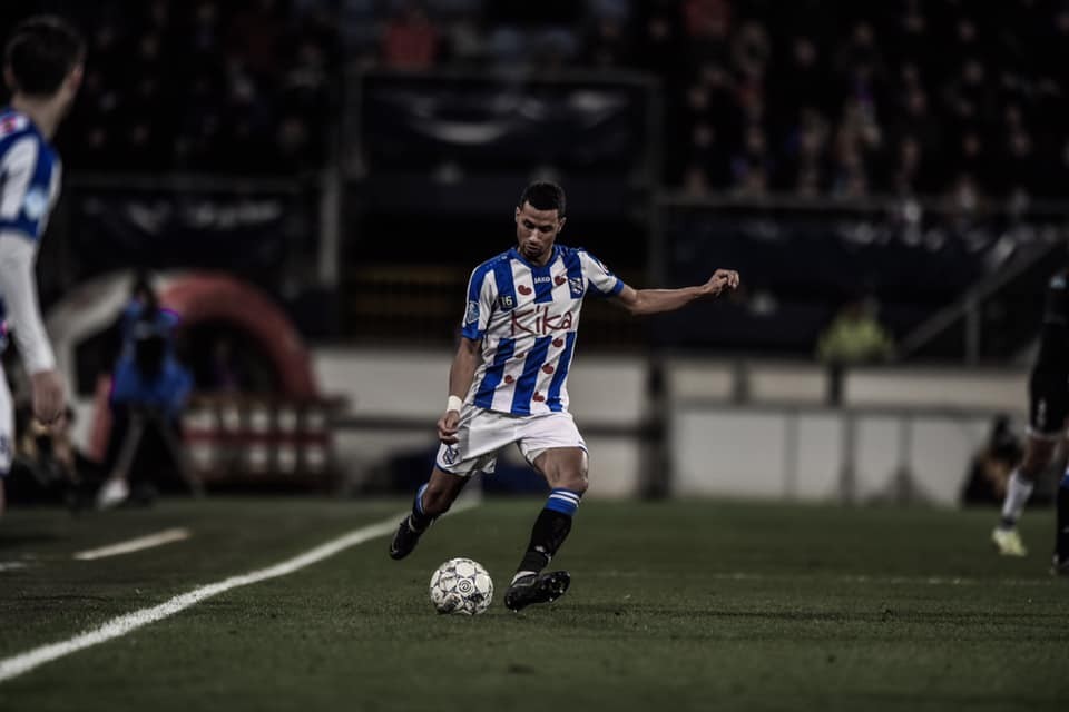 Đoàn Văn Hậu ngồi dự bị trong ngày SC Heerenveen bị cầm hoà trên sân nhà - Bóng Đá